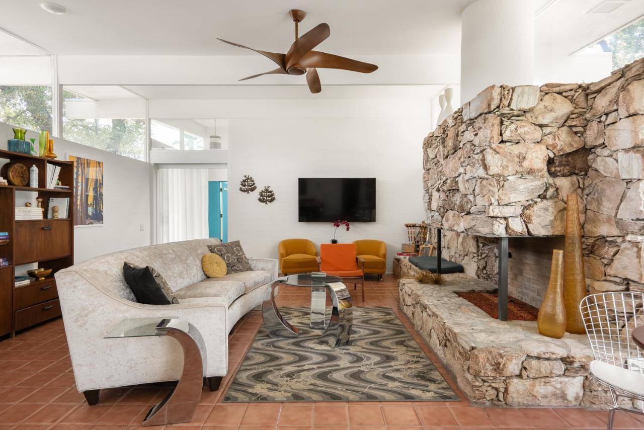 Monkey Tree Hotel By Avantstay Stylish Hotel In Palm Springs W Pool Exteriör bild
