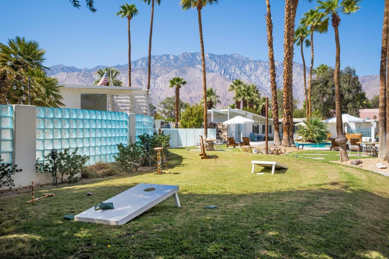 Monkey Tree Hotel By Avantstay Stylish Hotel In Palm Springs W Pool Exteriör bild