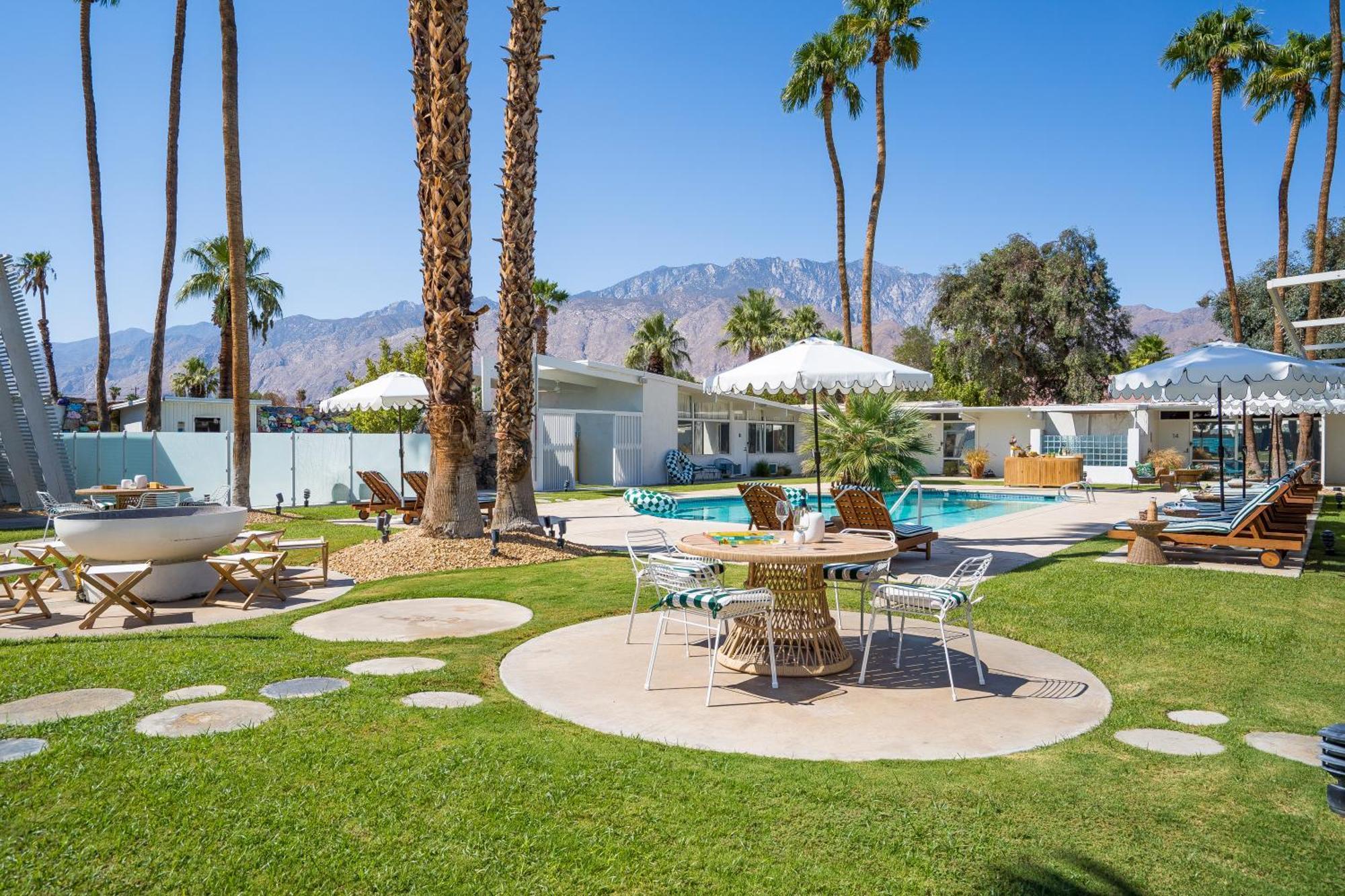 Monkey Tree Hotel By Avantstay Stylish Hotel In Palm Springs W Pool Exteriör bild
