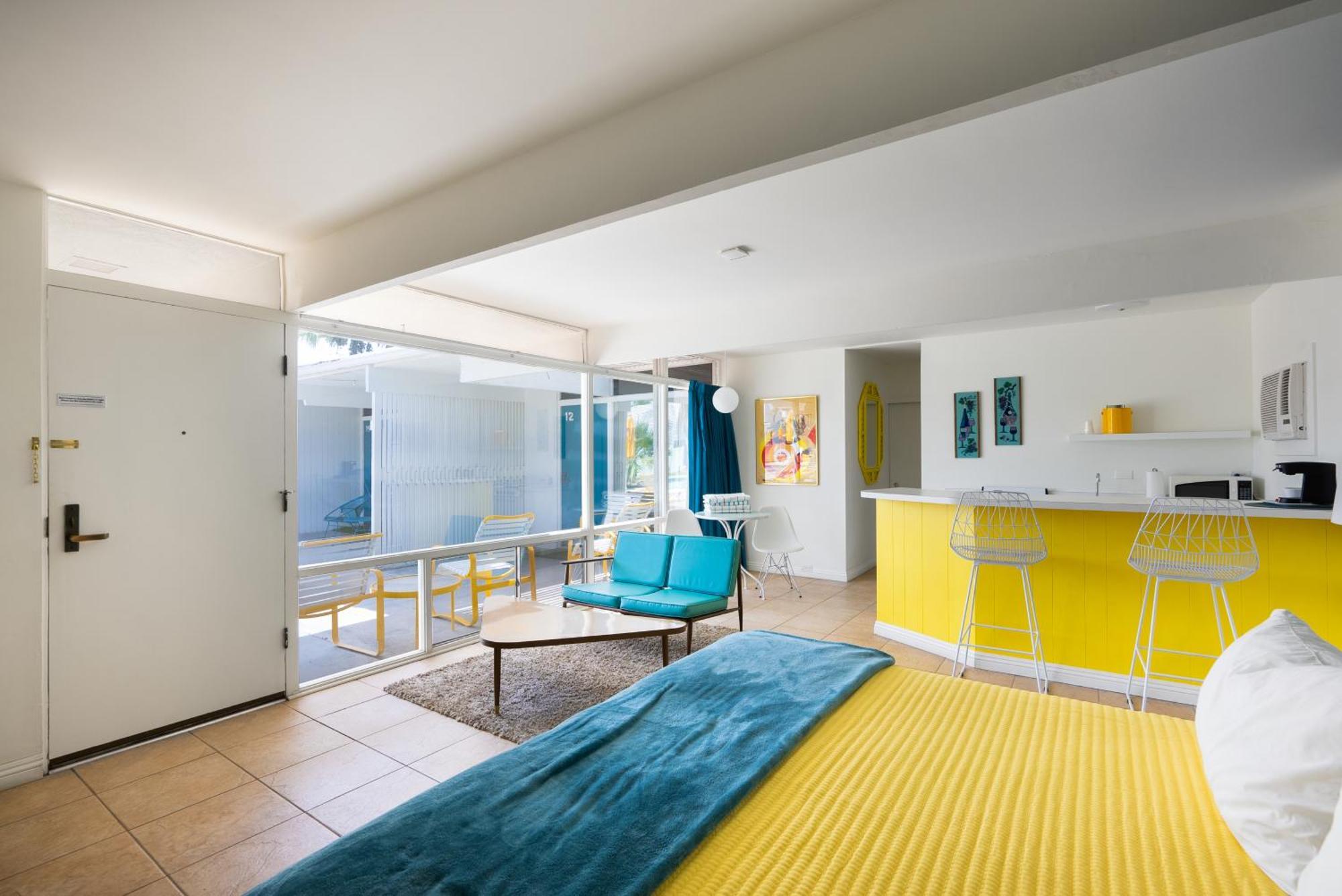 Monkey Tree Hotel By Avantstay Stylish Hotel In Palm Springs W Pool Exteriör bild