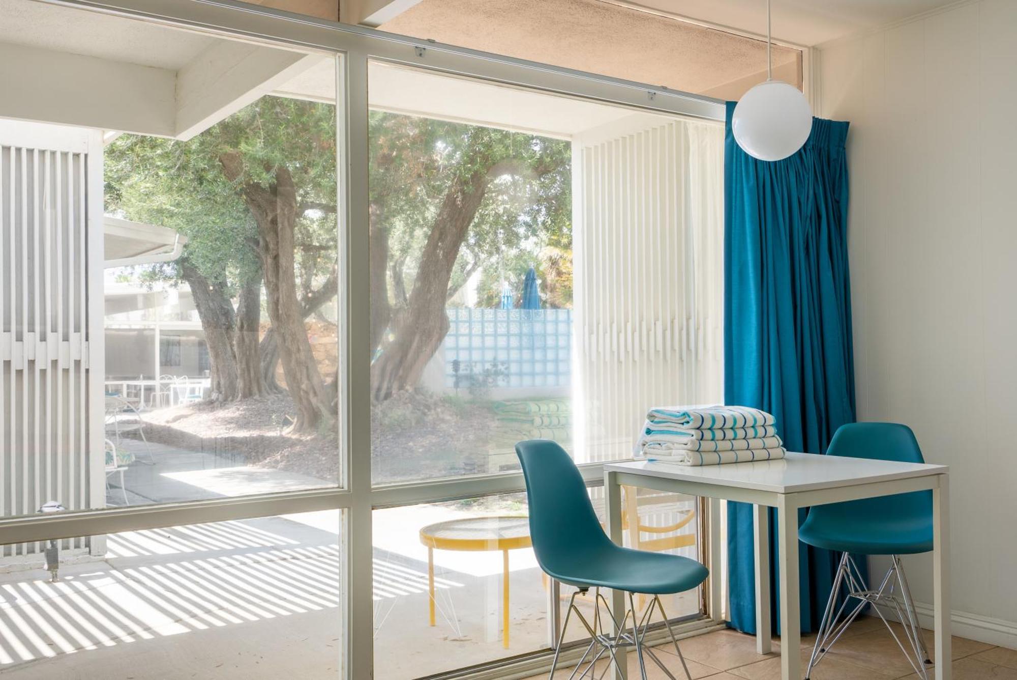 Monkey Tree Hotel By Avantstay Stylish Hotel In Palm Springs W Pool Exteriör bild