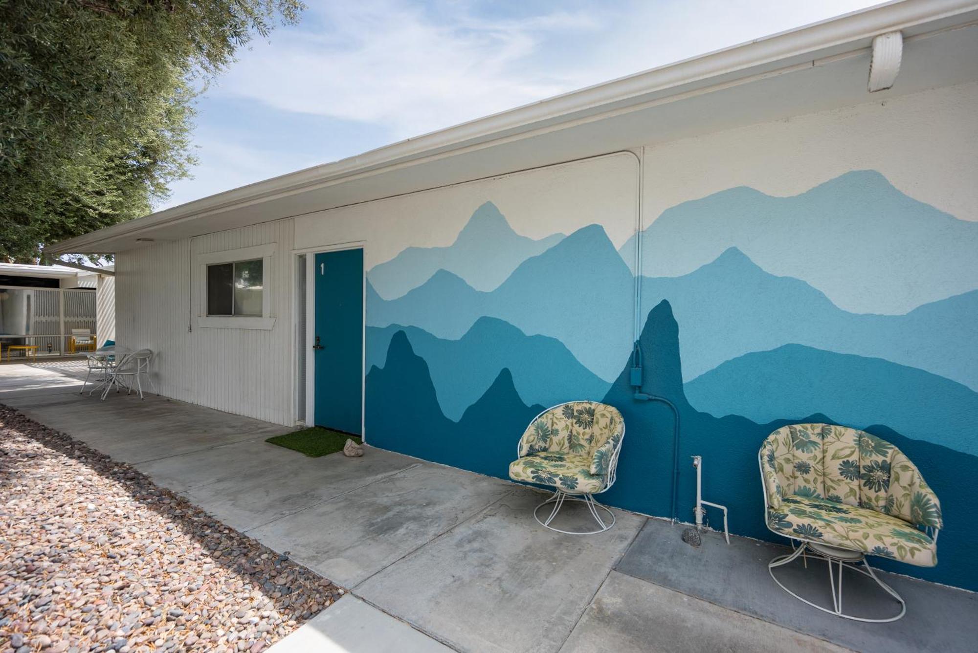 Monkey Tree Hotel By Avantstay Stylish Hotel In Palm Springs W Pool Exteriör bild