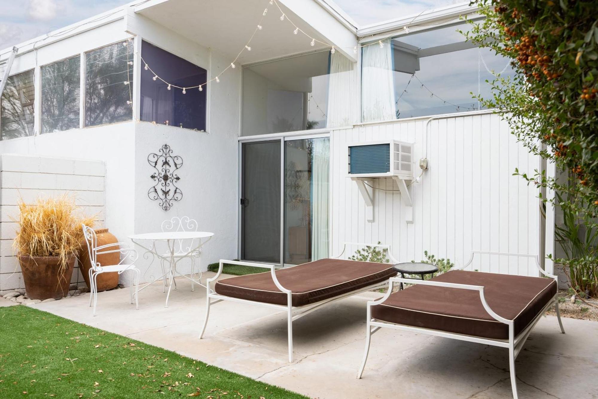 Monkey Tree Hotel By Avantstay Stylish Hotel In Palm Springs W Pool Exteriör bild