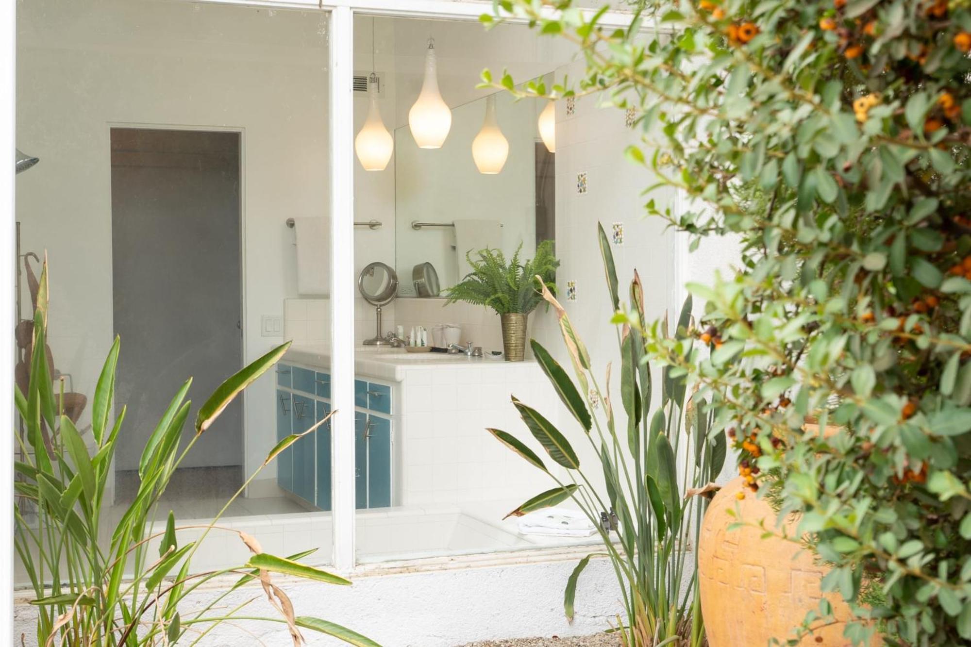 Monkey Tree Hotel By Avantstay Stylish Hotel In Palm Springs W Pool Exteriör bild