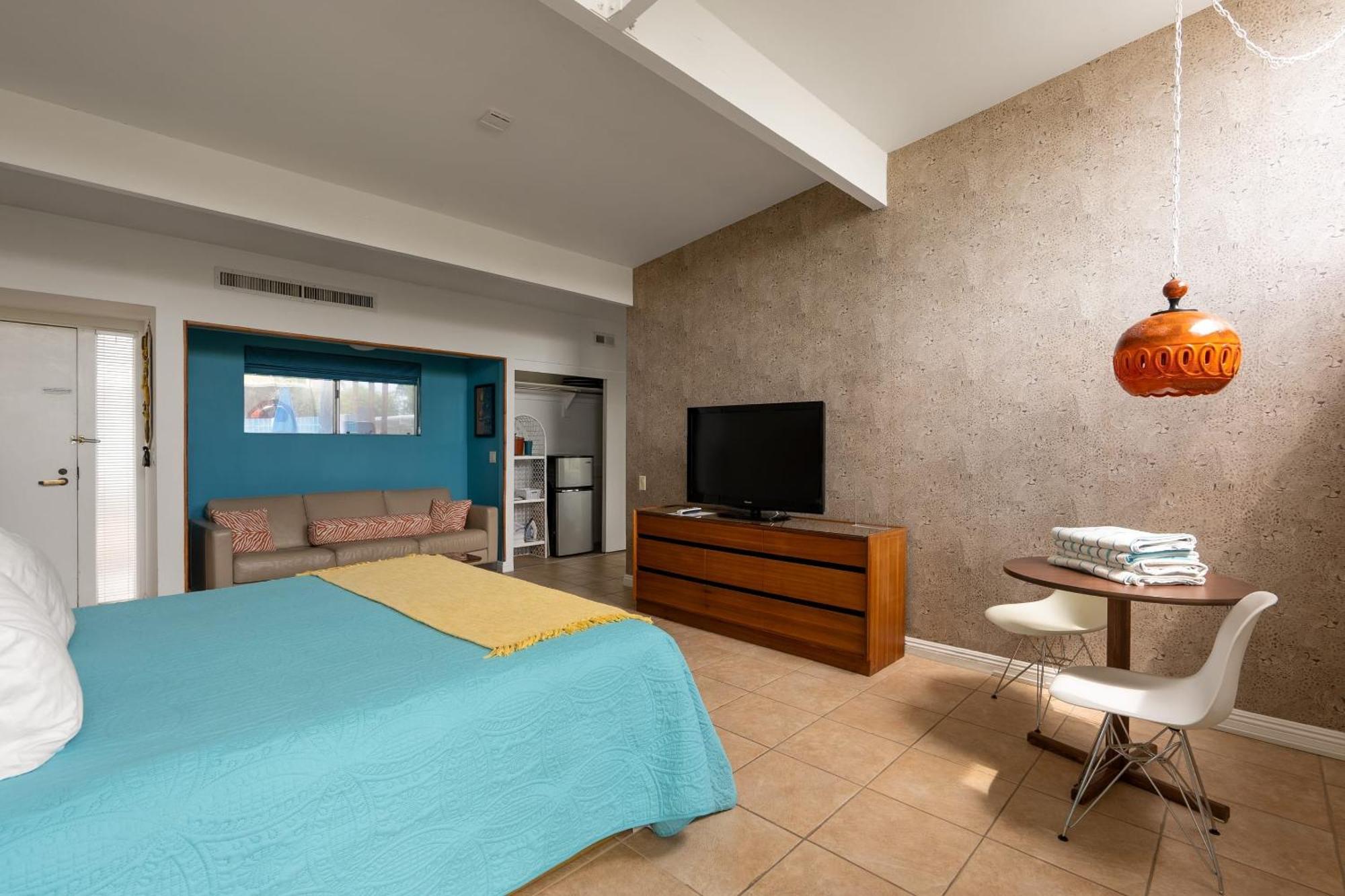 Monkey Tree Hotel By Avantstay Stylish Hotel In Palm Springs W Pool Exteriör bild