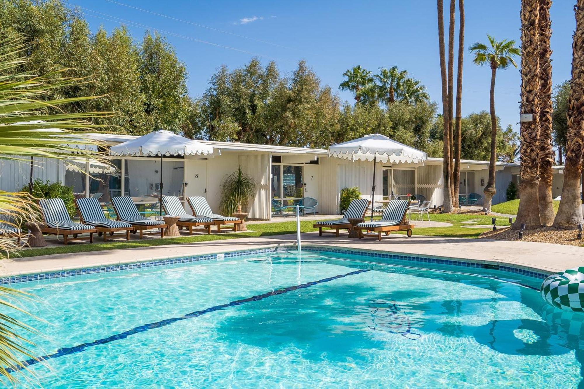 Monkey Tree Hotel By Avantstay Stylish Hotel In Palm Springs W Pool Exteriör bild