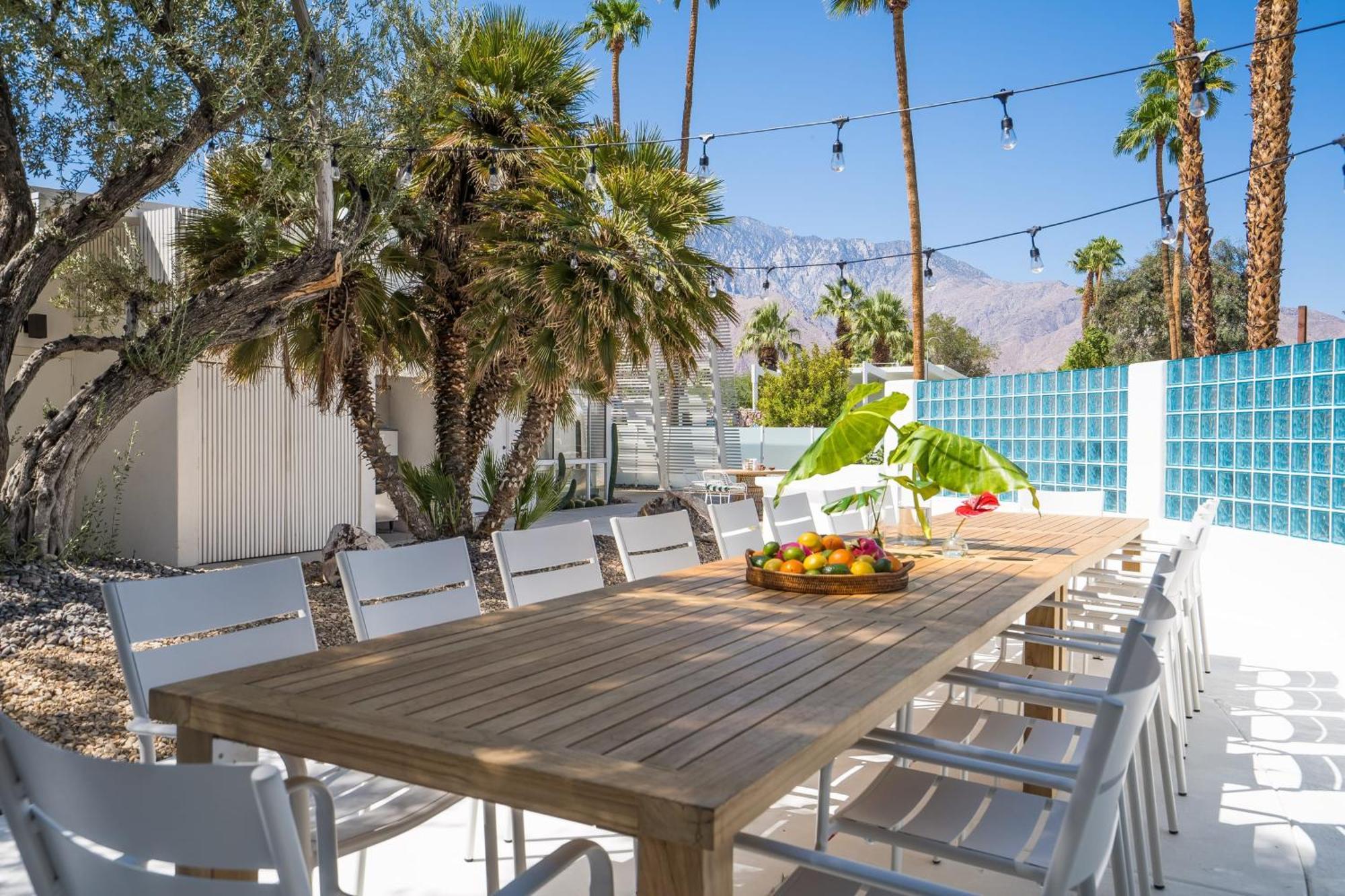 Monkey Tree Hotel By Avantstay Stylish Hotel In Palm Springs W Pool Exteriör bild