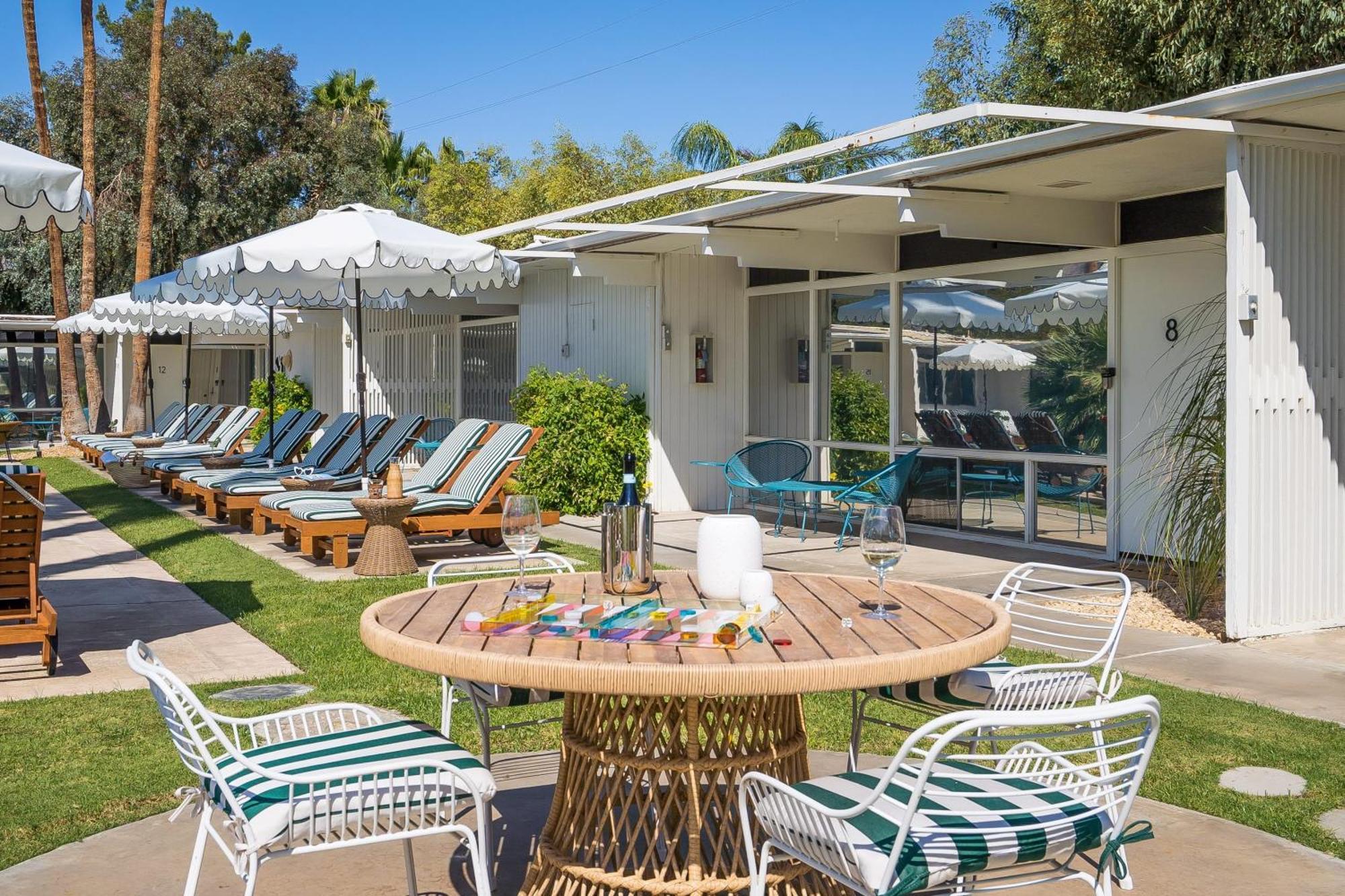 Monkey Tree Hotel By Avantstay Stylish Hotel In Palm Springs W Pool Exteriör bild