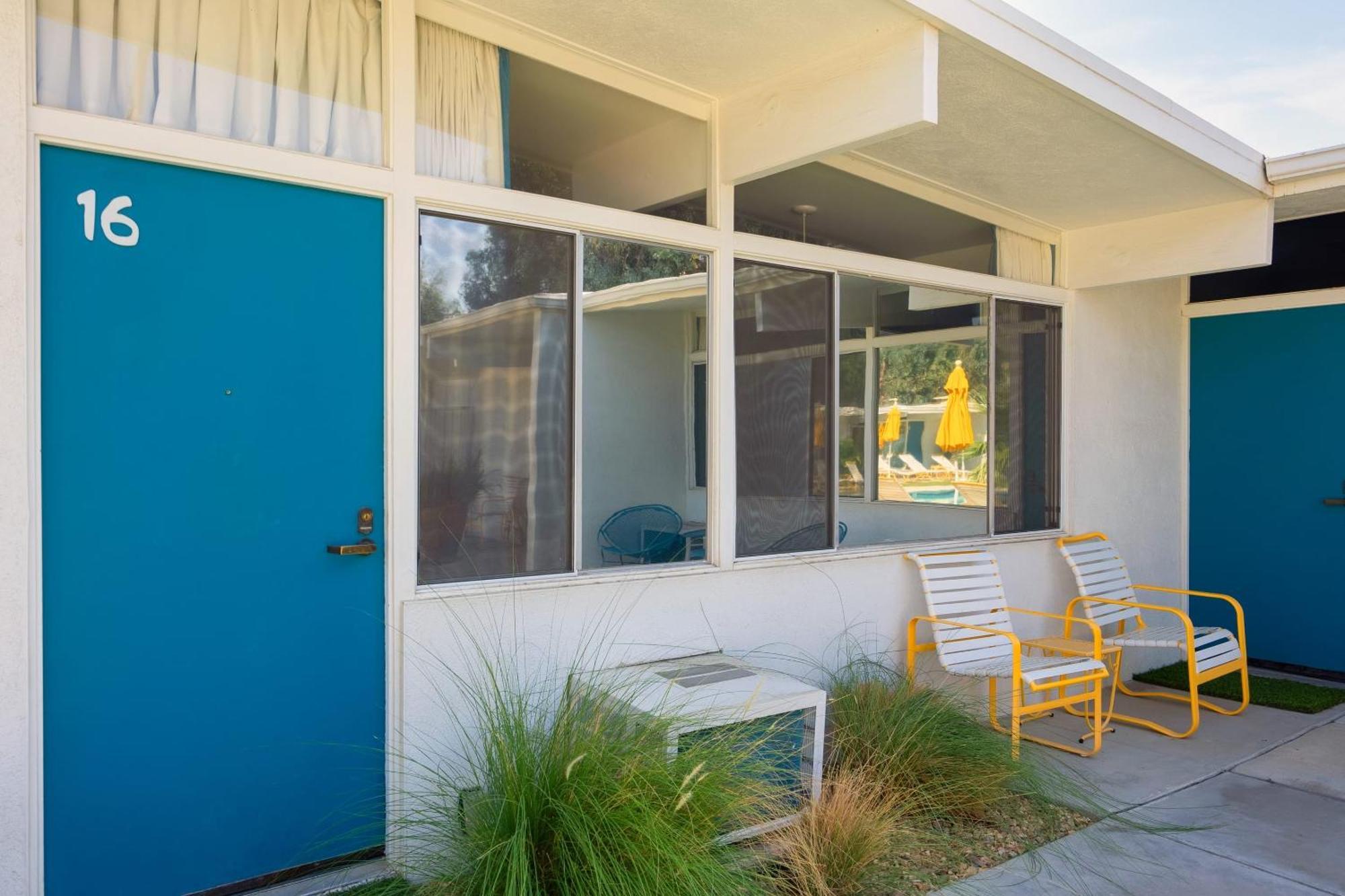 Monkey Tree Hotel By Avantstay Stylish Hotel In Palm Springs W Pool Exteriör bild