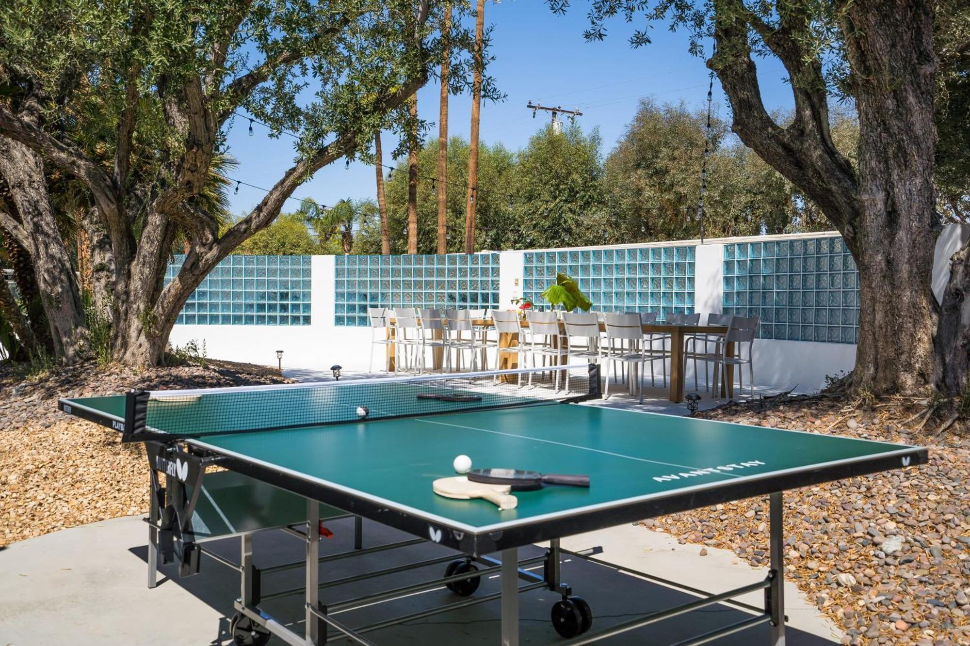 Monkey Tree Hotel By Avantstay Stylish Hotel In Palm Springs W Pool Exteriör bild