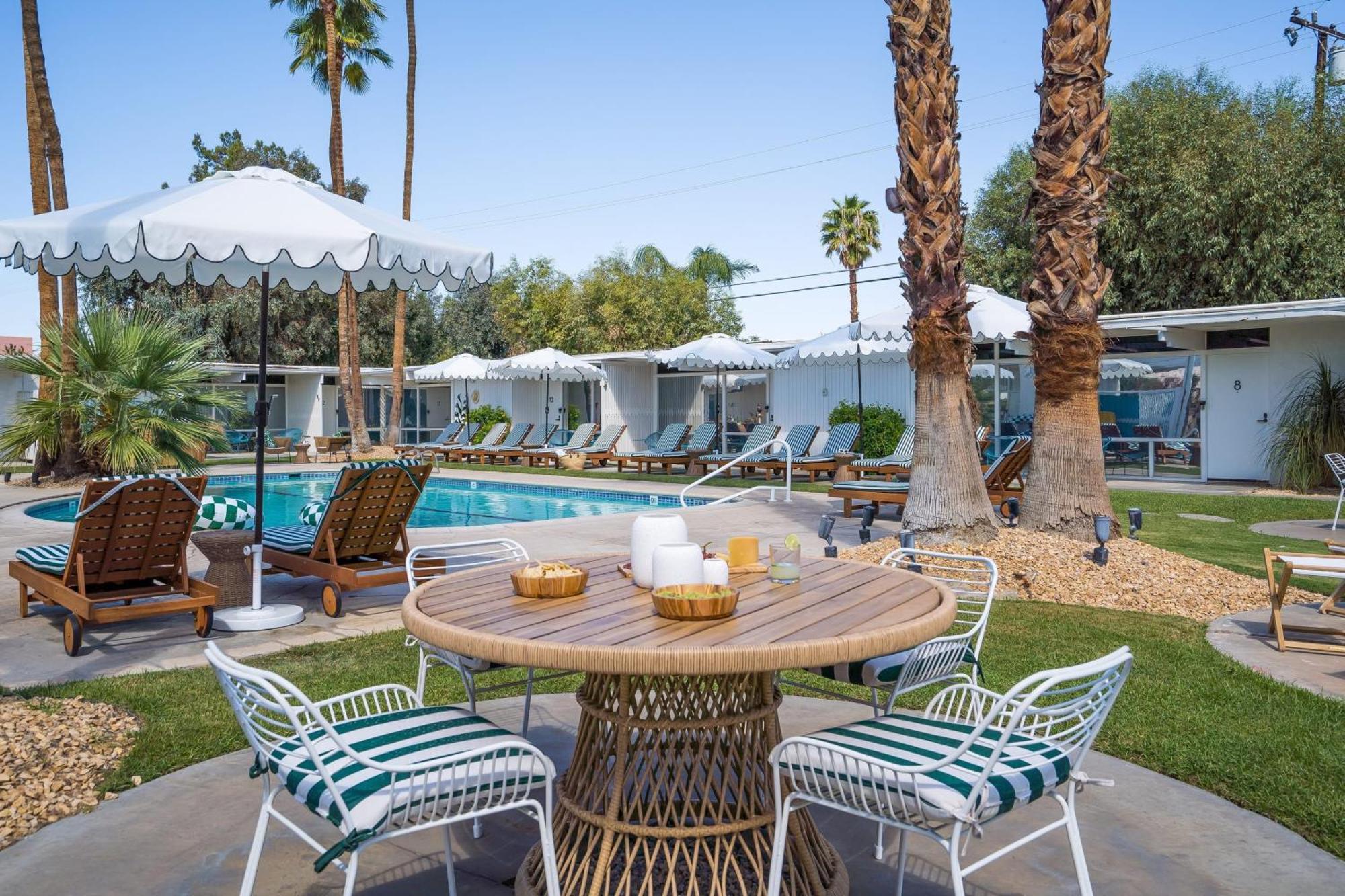Monkey Tree Hotel By Avantstay Stylish Hotel In Palm Springs W Pool Exteriör bild