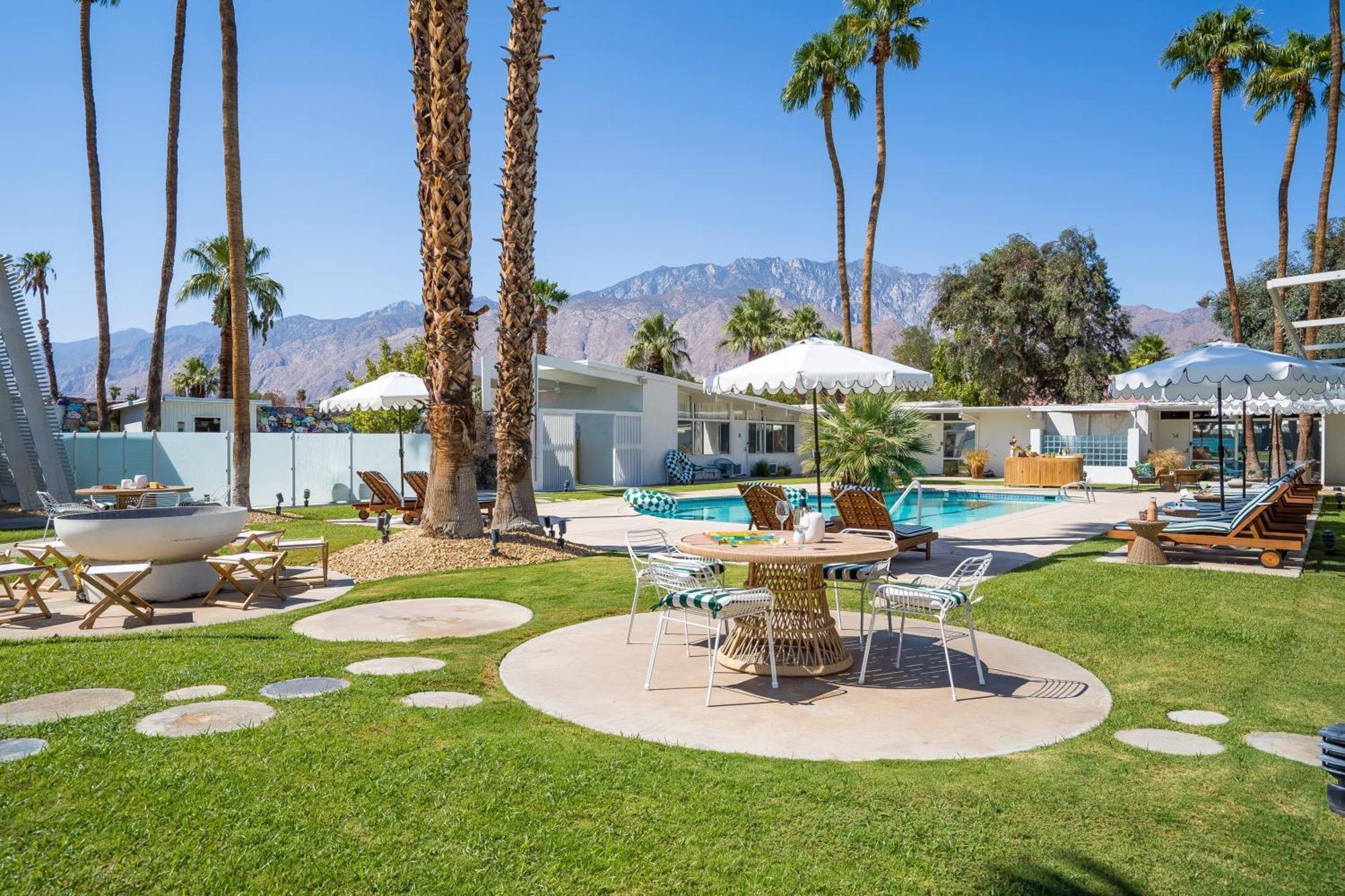 Monkey Tree Hotel By Avantstay Stylish Hotel In Palm Springs W Pool Exteriör bild