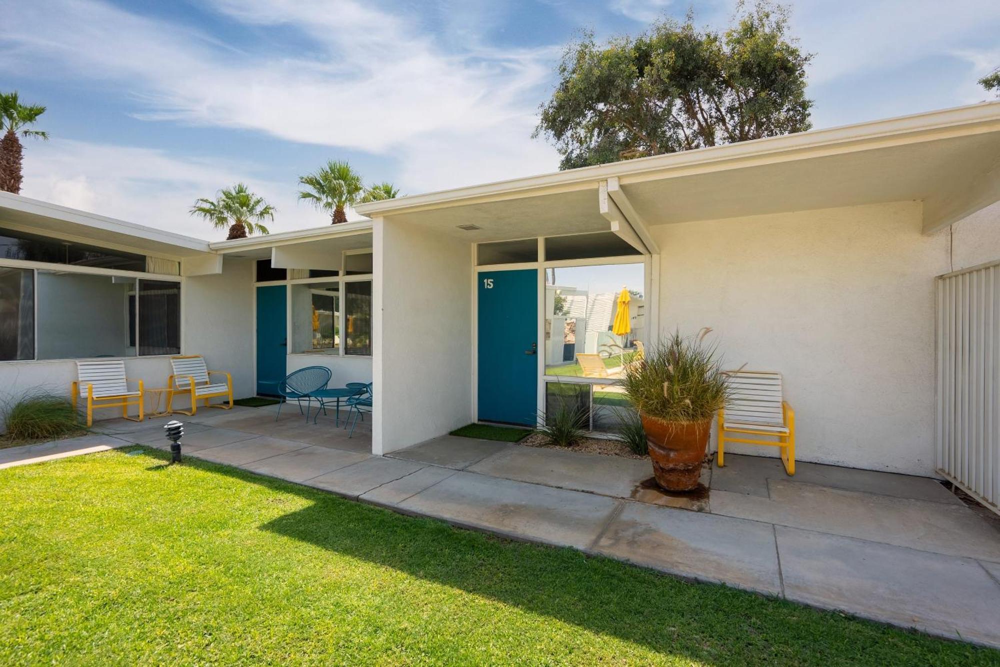 Monkey Tree Hotel By Avantstay Stylish Hotel In Palm Springs W Pool Exteriör bild